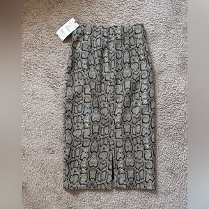 NWT Zara pencil skirt, snake print, size S